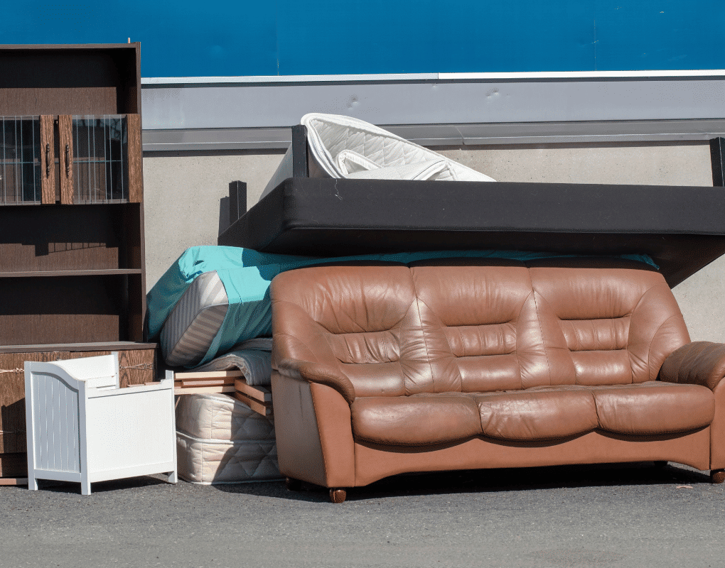 Alte Möbel entsorgen, verkaufen oder abholen lassen in München